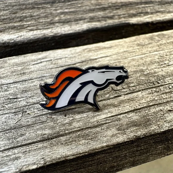 Denver Broncos Classic Enamel Lapel Hat Pin Brooch - Picture 5 of 5